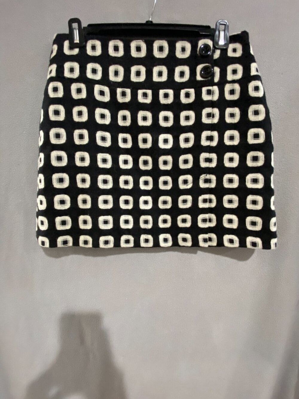 Sharagano 100% Wool Black & White Geometric Mini Skirt Size Small Made in France